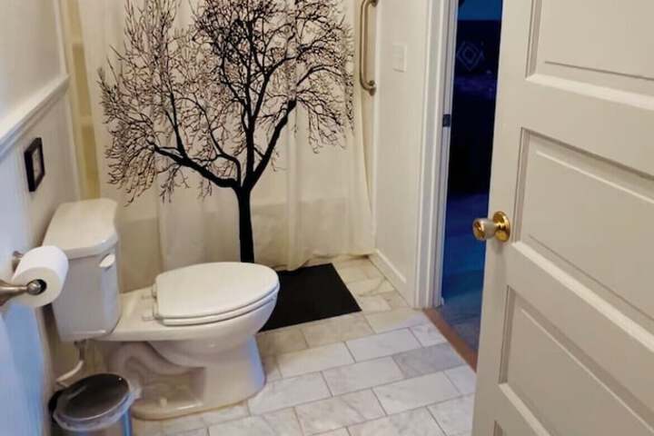 Room 28 of 155