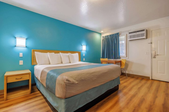 Room 19 of 26