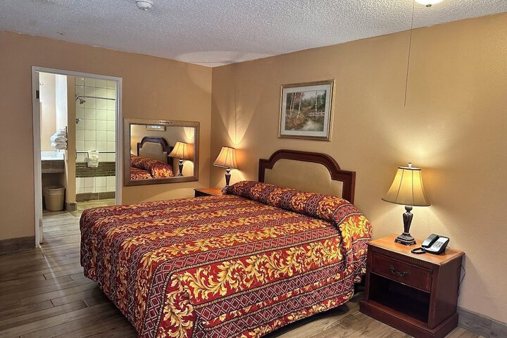 Room 7 of 15
