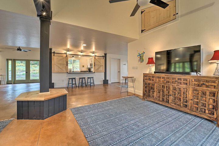 Pet-friendly Mancos Gem w / Patio & Fire Pit!