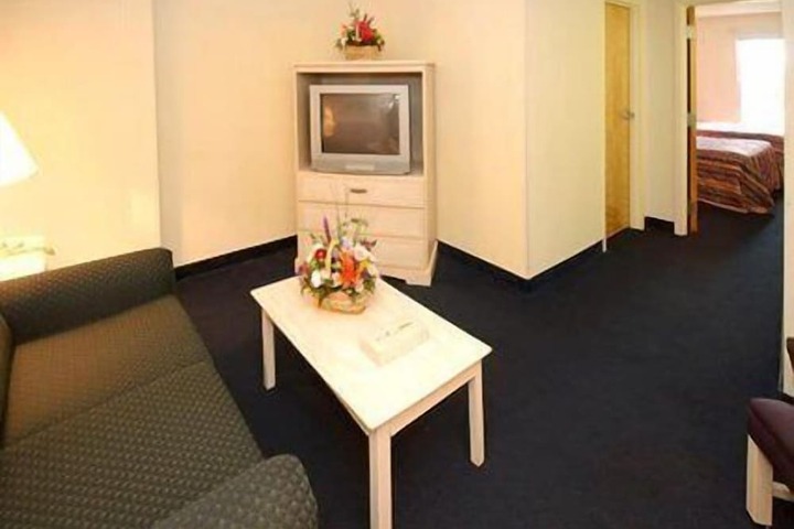 Room 12 of 40