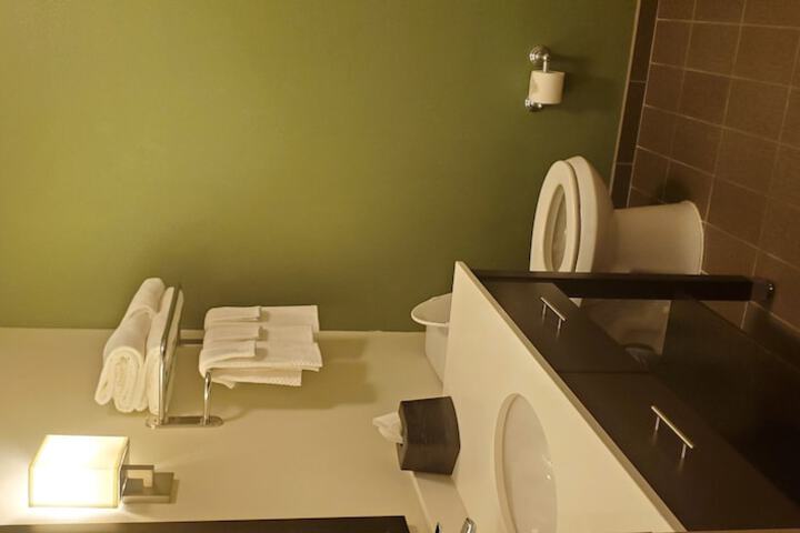 Room 17 of 35