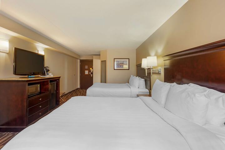 Room 12 of 28