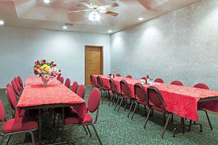 Jasper Inn & Suites
