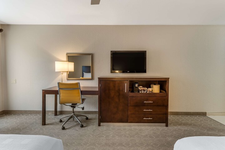 Room 43 of 63