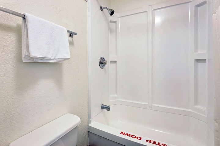 Room 11 of 21