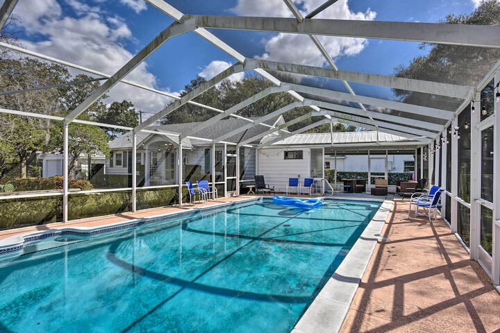 Cottage w / Private Pool - Walk to Lake Wales!