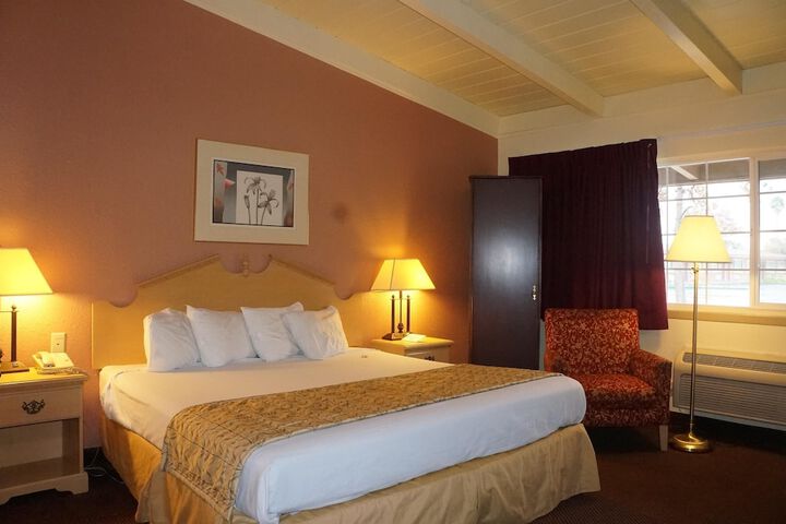 Room 13 of 15