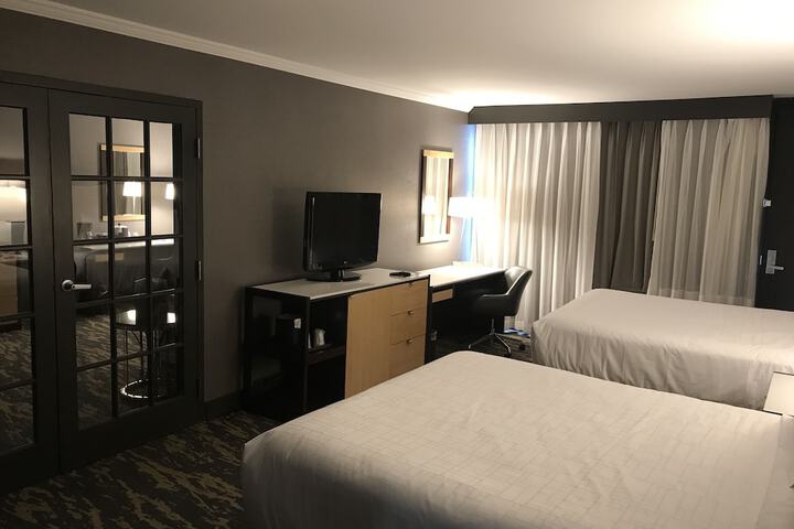 Room 19 of 104