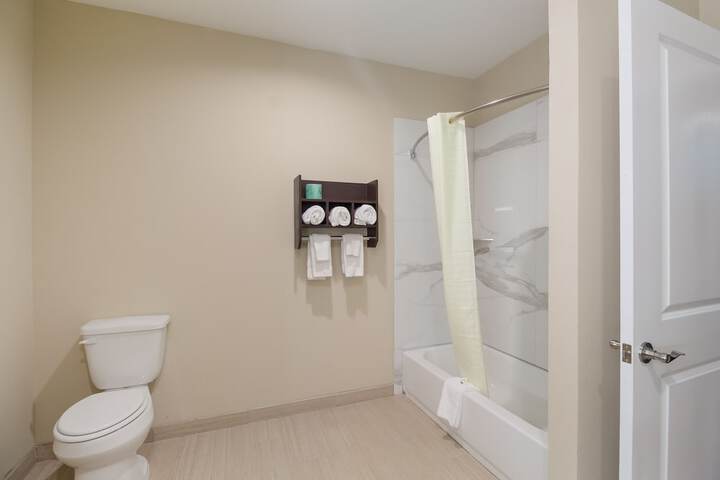 Room 10 of 19