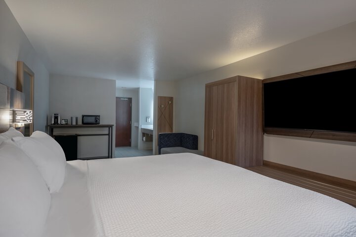 Room 148 of 245