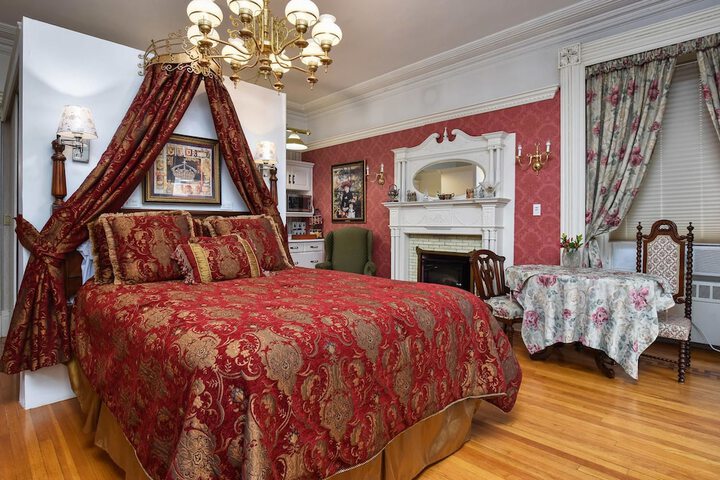 The Noble Suites