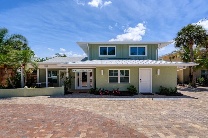 Escape Coastal Resort on Casey Key