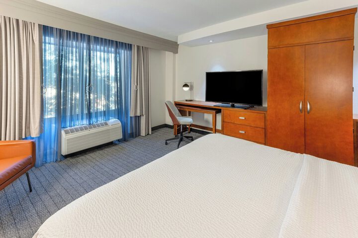 Courtyard by Marriott Wichita at Old Town