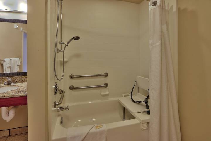 Holiday Inn Roswell by IHG
