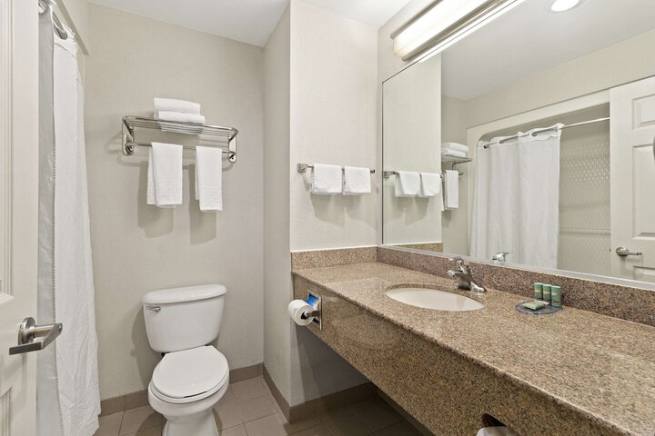 Room 10 of 31