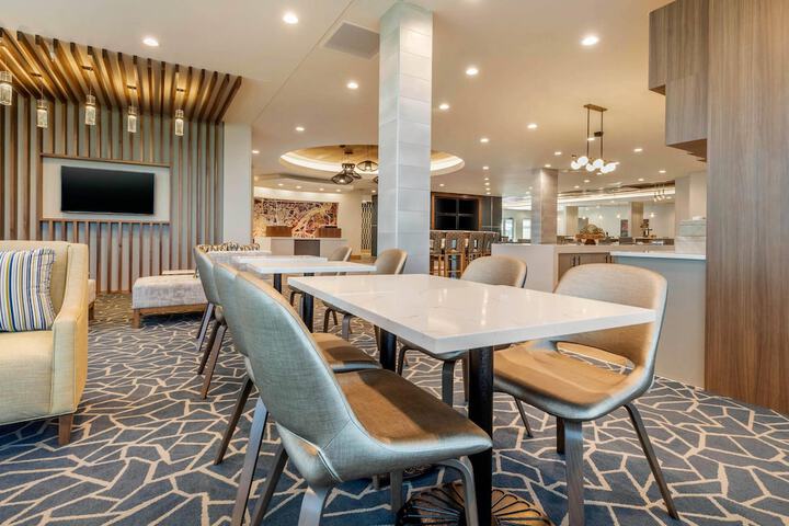 Cambria Hotel Davenport Quad Cities
