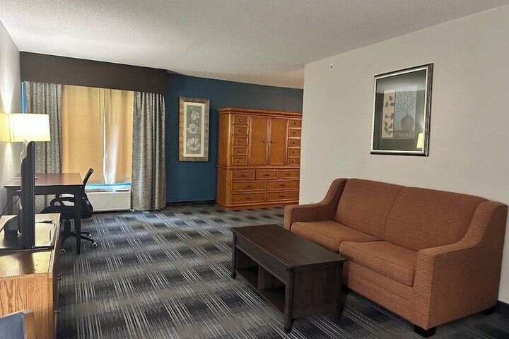 Room 37 of 80