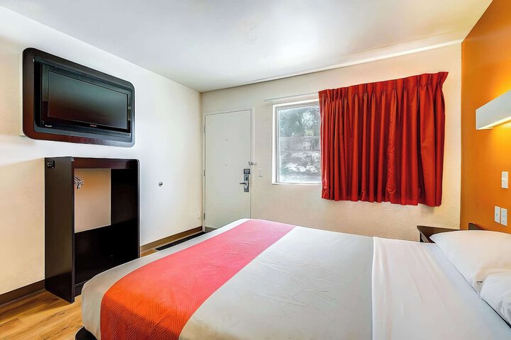 Room 15 of 20