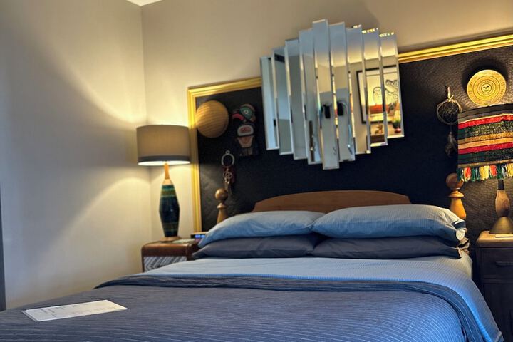 Room 53 of 164
