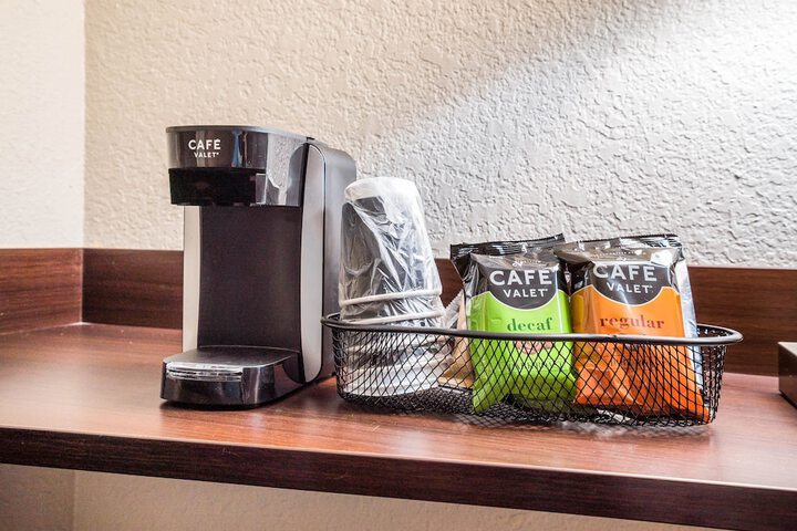 Breakfast/Coffee Service 22 of 24