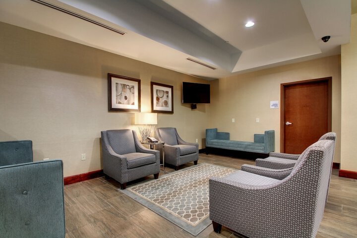 Hotel 7 of 53
