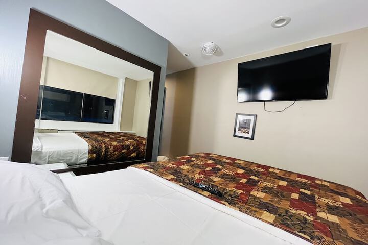 Hotel Key LaGuardia Airport