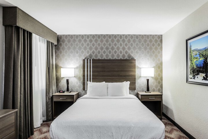 Room 32 of 63
