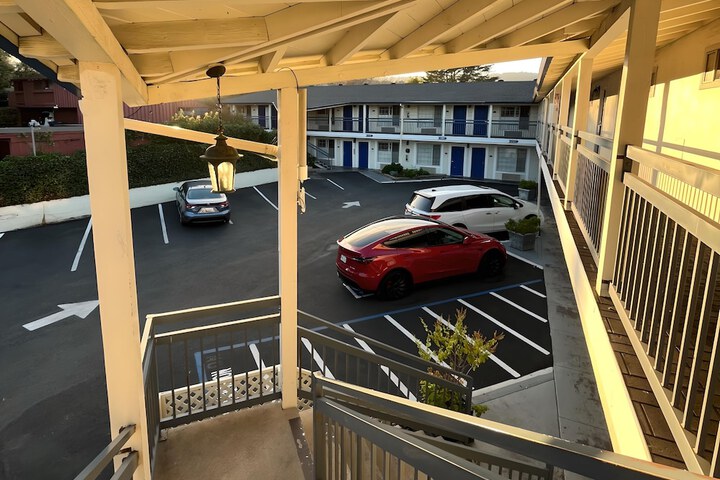 Hotel 6 of 30