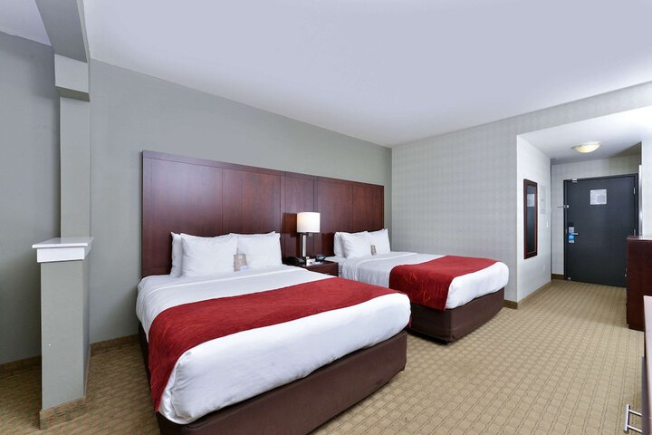 Room 33 of 74