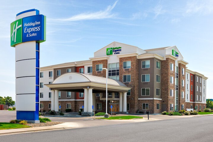 Holiday Inn Express & Suites Ontario by IHG