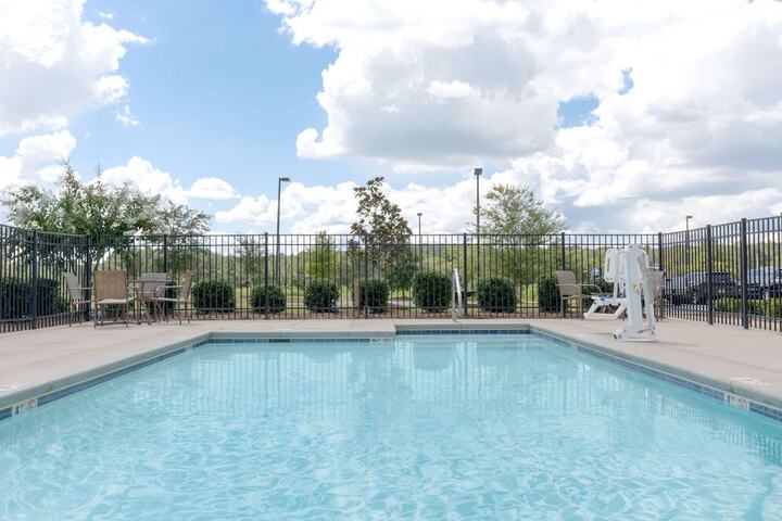 Pool 2 of 16