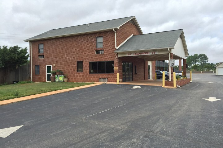 Highway Inn