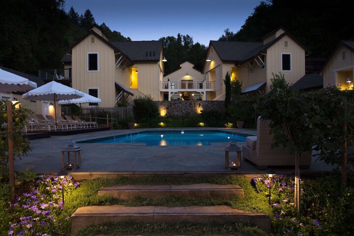 Pool 20 of 105