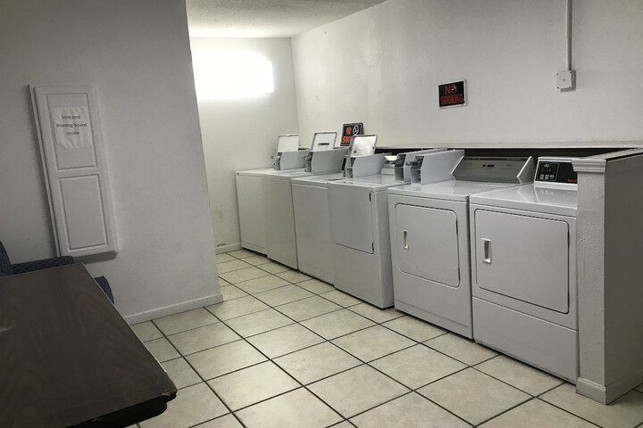 Carmel Inn & Suites