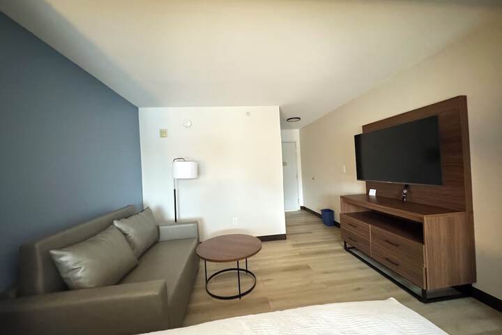 Wingate by Wyndham Dublin Near Claytor Lake State Park