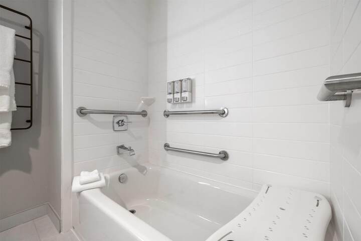 La Quinta Inn & Suites by Wyndham La Habra