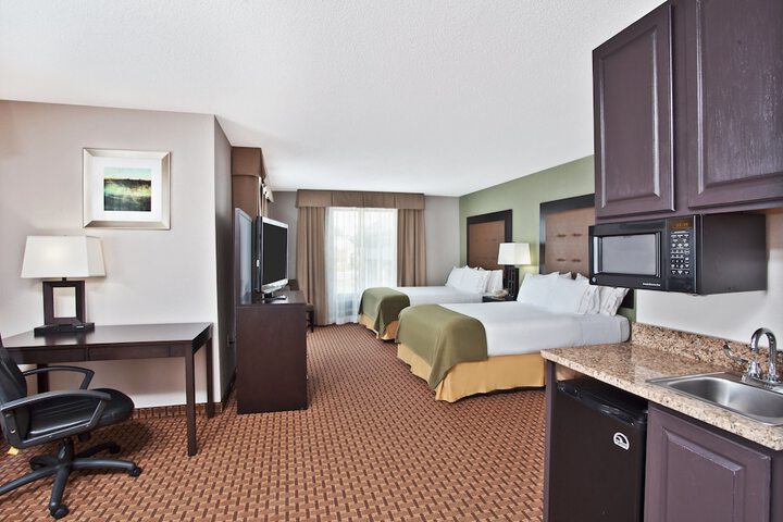 Holiday Inn Express Hotel & Suites Harrington-Dover area DE by IHG