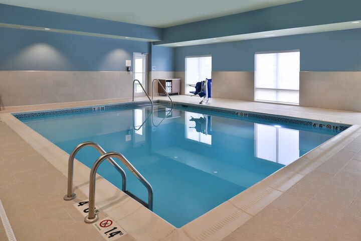 Holiday Inn Express & Suites Marshalltown by IHG