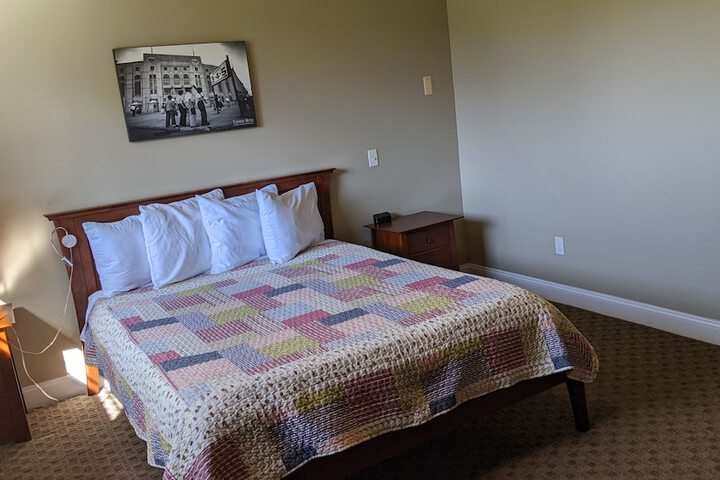 Room 25 of 34