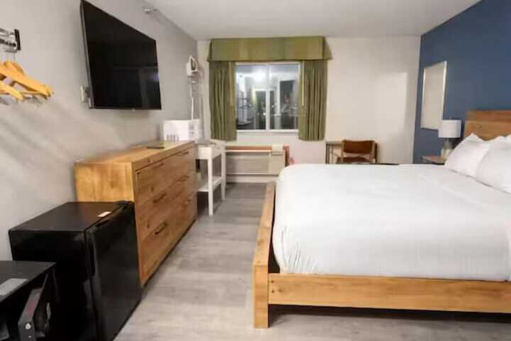 Nisswa Hotel and Suites