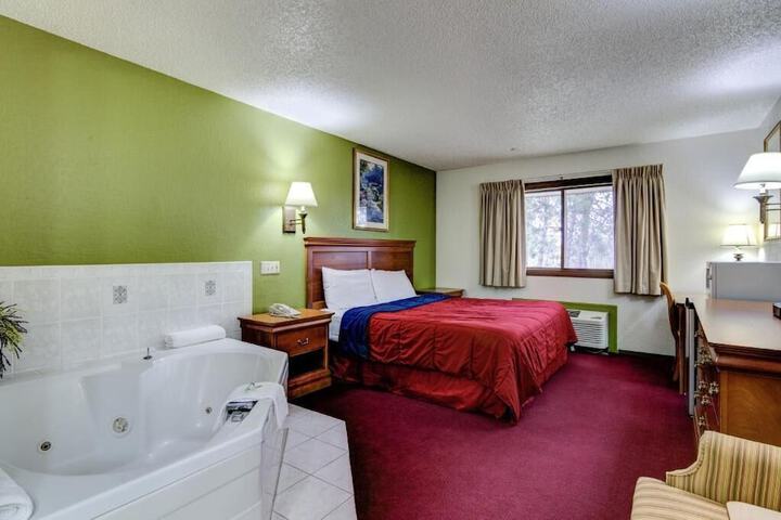 Room 21 of 33