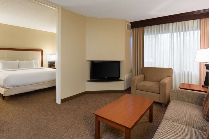 DoubleTree Suites by Hilton Hotel Cincinnati - Blue Ash