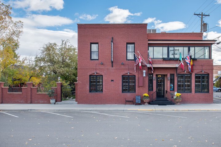 Chamberlin Inn Cody