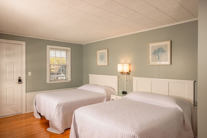 Eagle House Motel