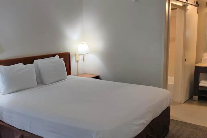 Good Nite Inn - Calabasas