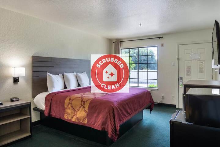 Room 30 of 32