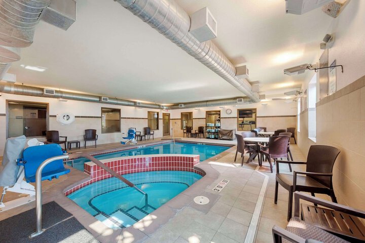 Comfort Inn & Suites