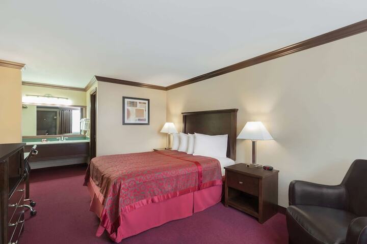 Room 8 of 16