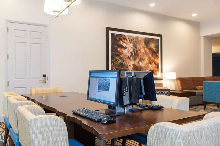 Business Center 34 of 34
